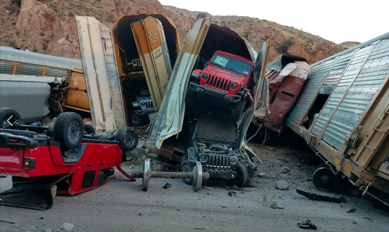 Illustration for article titled Brand New Jeep Gladiators and Chevy Silverados Destroyed After Train Derails in Nevada